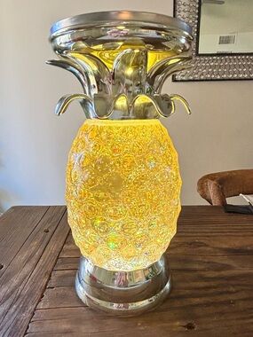 Bath & body Works Iridescent Yellow Pineapple candle holder Silver-Tone Base